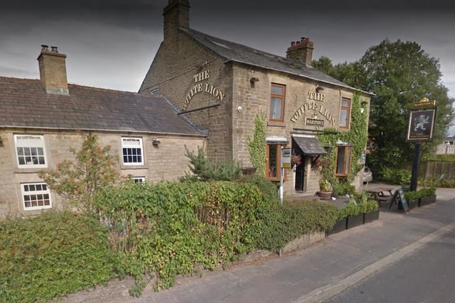 The White Lion on Mossy Lea Road, Wrightington, has a rating of 4.6 out of 5 from 1.8k Google reviews