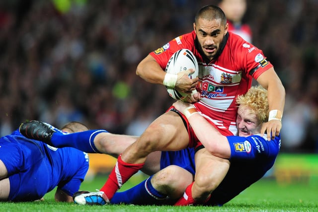 Leuluai in action at the 2010 Grand Final against St Helens.