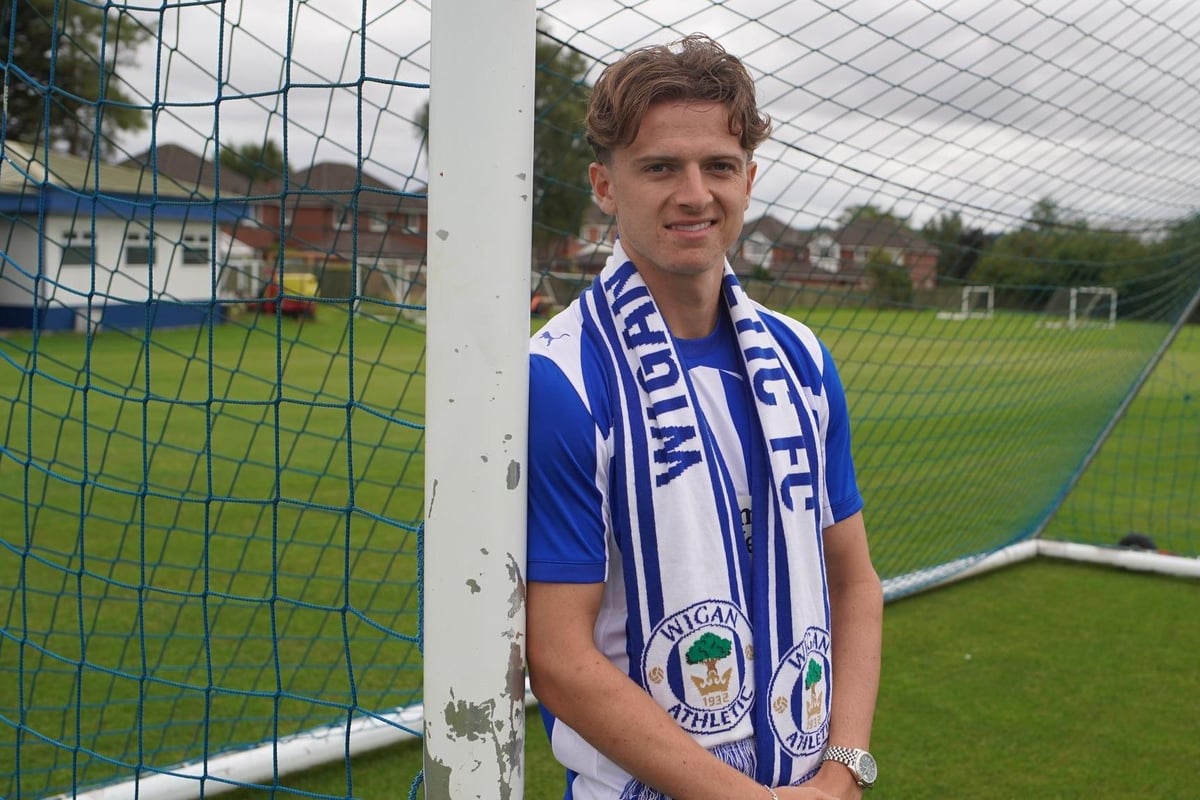 Wigan Athletic have pulled off 'a real coup' in Brentford midfielder Ryan Trevitt, insists head coach