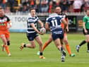 Wigan Warriors produced a 32-12 victory over Castleford Tigers