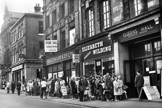 Fans queue up outside the Queens Hall in Market Street for a free show by blonde bombshell actress Diana Dors in September 1971.