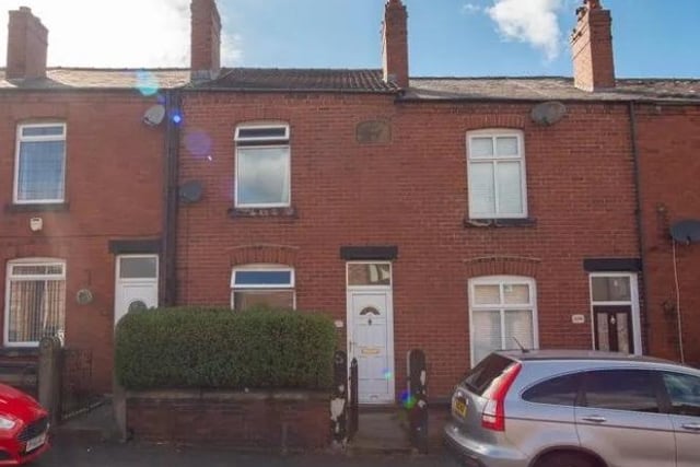 This 2 bed terraced house on City Road, Kitt Green, is for sale for offers over £94,995