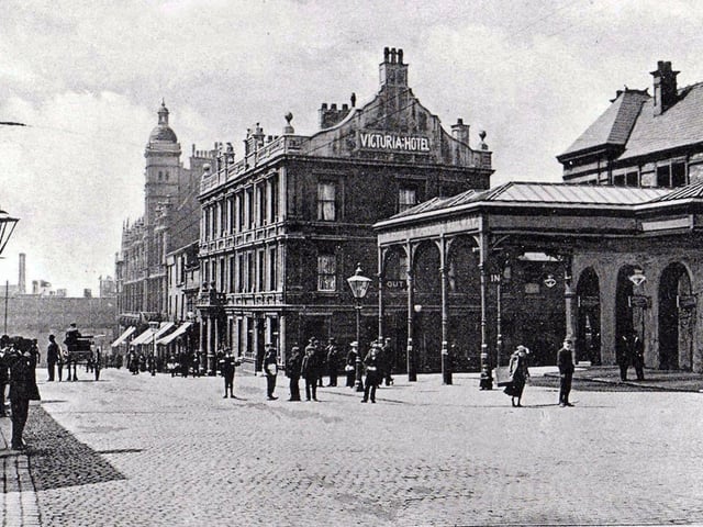 Wallgate with the Victoria Hotel and the station at the turn of the 20th century.