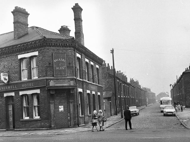 The Silverwell Hotel on the corner of Darlington Street and Cambridge Street in September 1971.