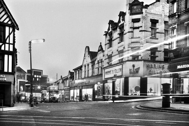 A night picture looking down Station Road with Waring and Gillow furniture store and Oxleys departmental store on the right and the Ritz cinema and Court school of dancing at the bottom of the road in the late 1960s.
Between Oxleys and Waring and Gillow could be John Peters furniture store but I can't make out the name.