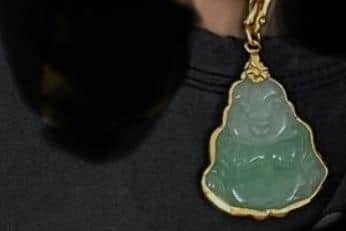 The distinctive pendant on the stolen necklace