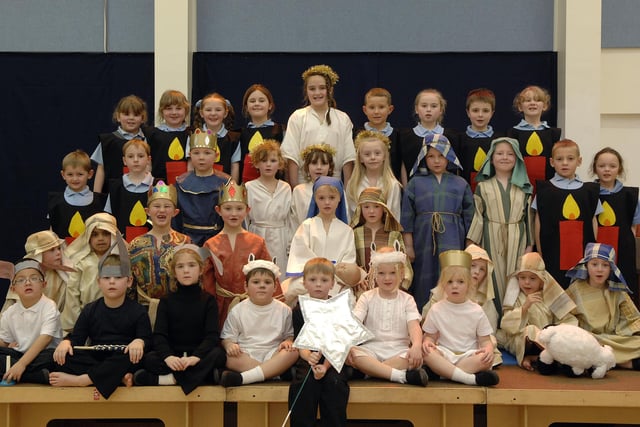 Hindley Junior and Infants Christmas Nativity : The Nativity