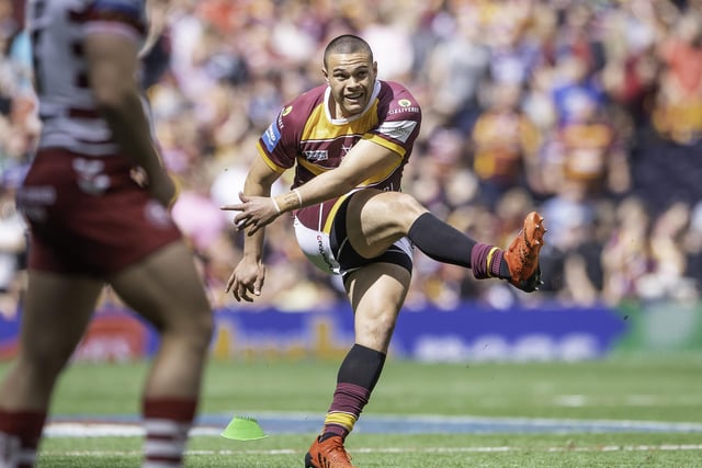 Huddersfield took the lead after two minutes through a Tui Lolohea penalty.