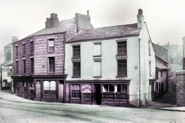The Moulders Arms in Scholes, date unknown.