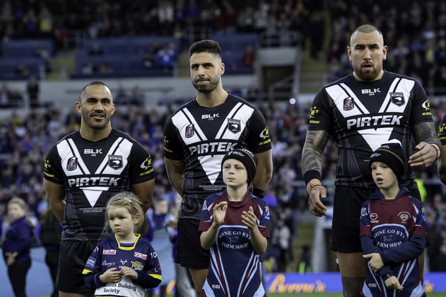 Leuluai with Jesse Bromwich and Nelson Asofa-Solomona before kick off.