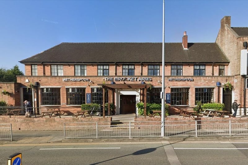 The Brocket Arms on Mesnes Road has a 4 out of 5 rating from 1,800 Google reviews. One customer said: "Massive beer garden at the back and plenty of seating inside"