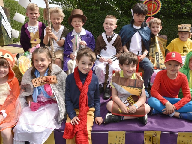 Year 1 and 2 pupils dress in Roald Dahl character in the Newburgh Fair procession.