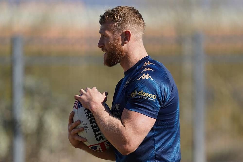Luke Thompson in more conventional setting