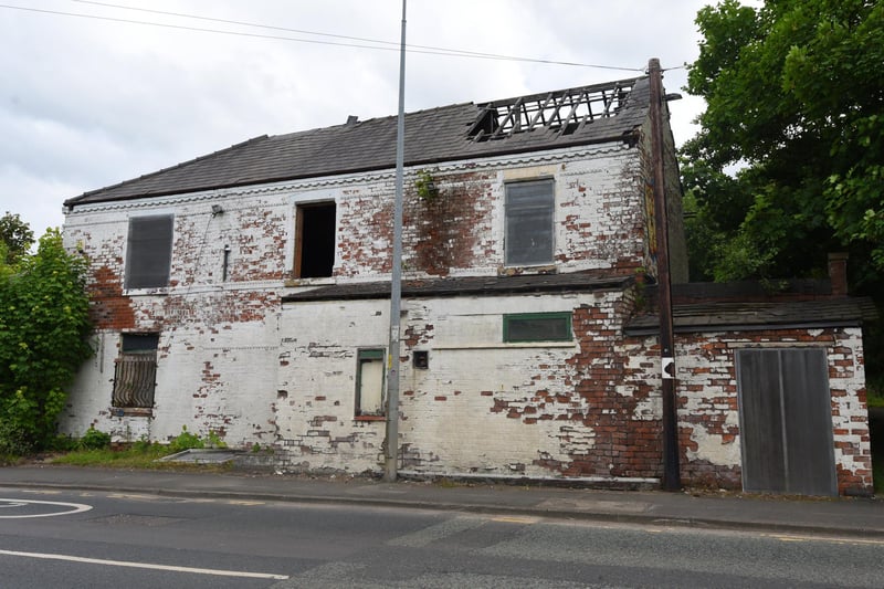 Here's one of Wigan's longest-running eyesores: former Monsoon restaurant, on Poolstock. The place hasn't had a use since the mid-noughties and there's no sign of that changing