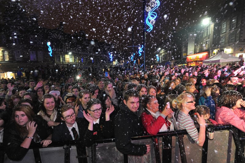 Wigan's Christmas Cracker lights switch on 2012  Let it snow