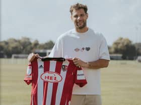 Yanic Wildschut has teamed up with Gary Caldwell again at Exeter City