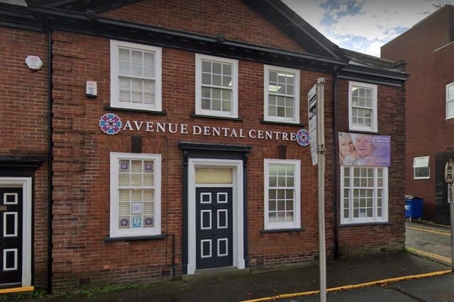 Avenue Dental Centre on The Avenue, Leigh, has a rating of 4.9 out of 5 from 1,260 Google reviews