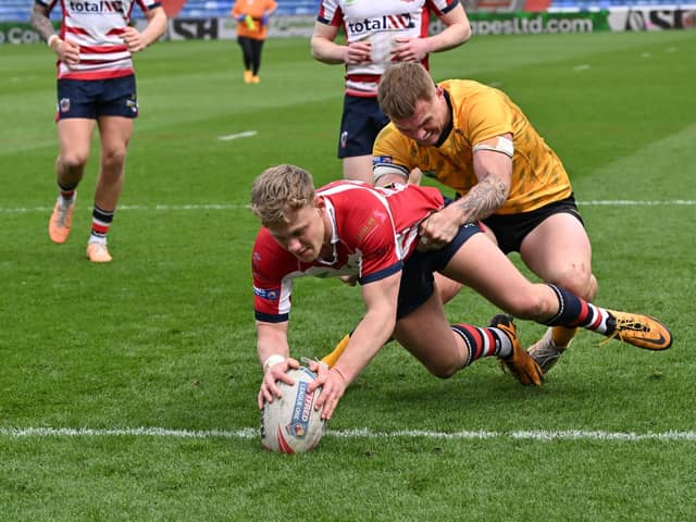 Former Warriors academy youngster Cian Tyrer has signed a new deal at Oldham