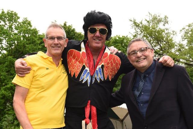 "Elvis" meets organiser Ian Unsworth and Coun Chris Ready