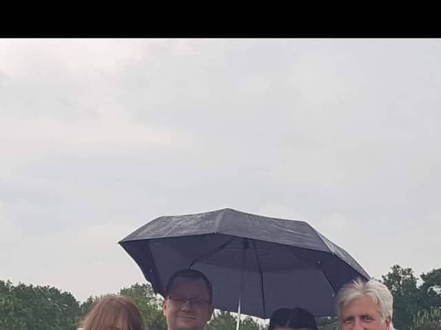 Sara's mum, Lindsey, Sara's brother Stephen, Sara, Sara's dad David.