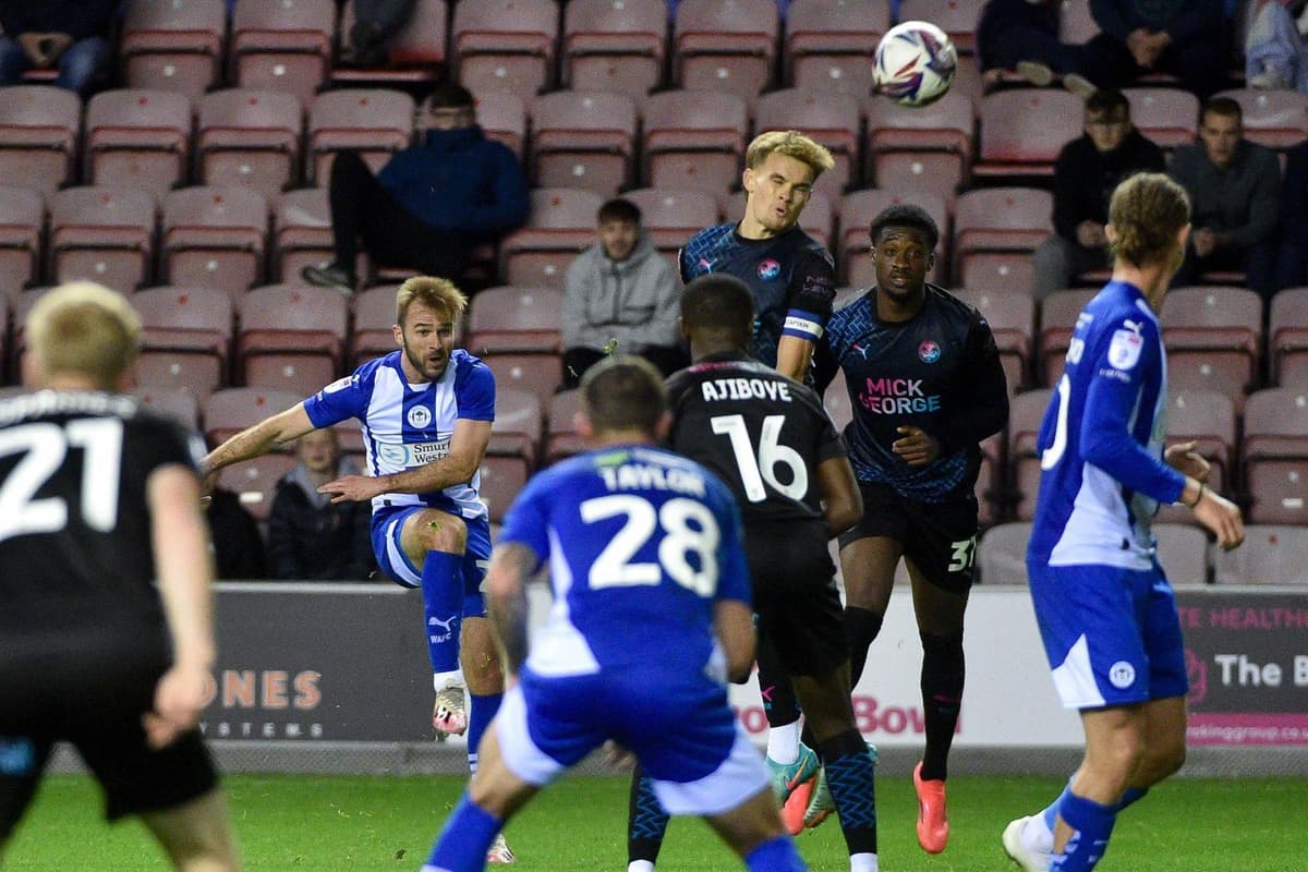 Zi Howling Wigan Athletic: The 12th Man - 'Everyone was howling and laughing at ...