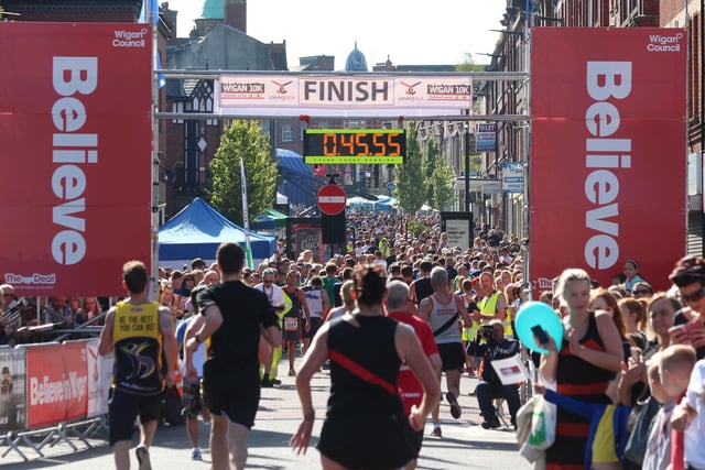 A last push towards the finishing line for runners in the Wigan 10k 2014