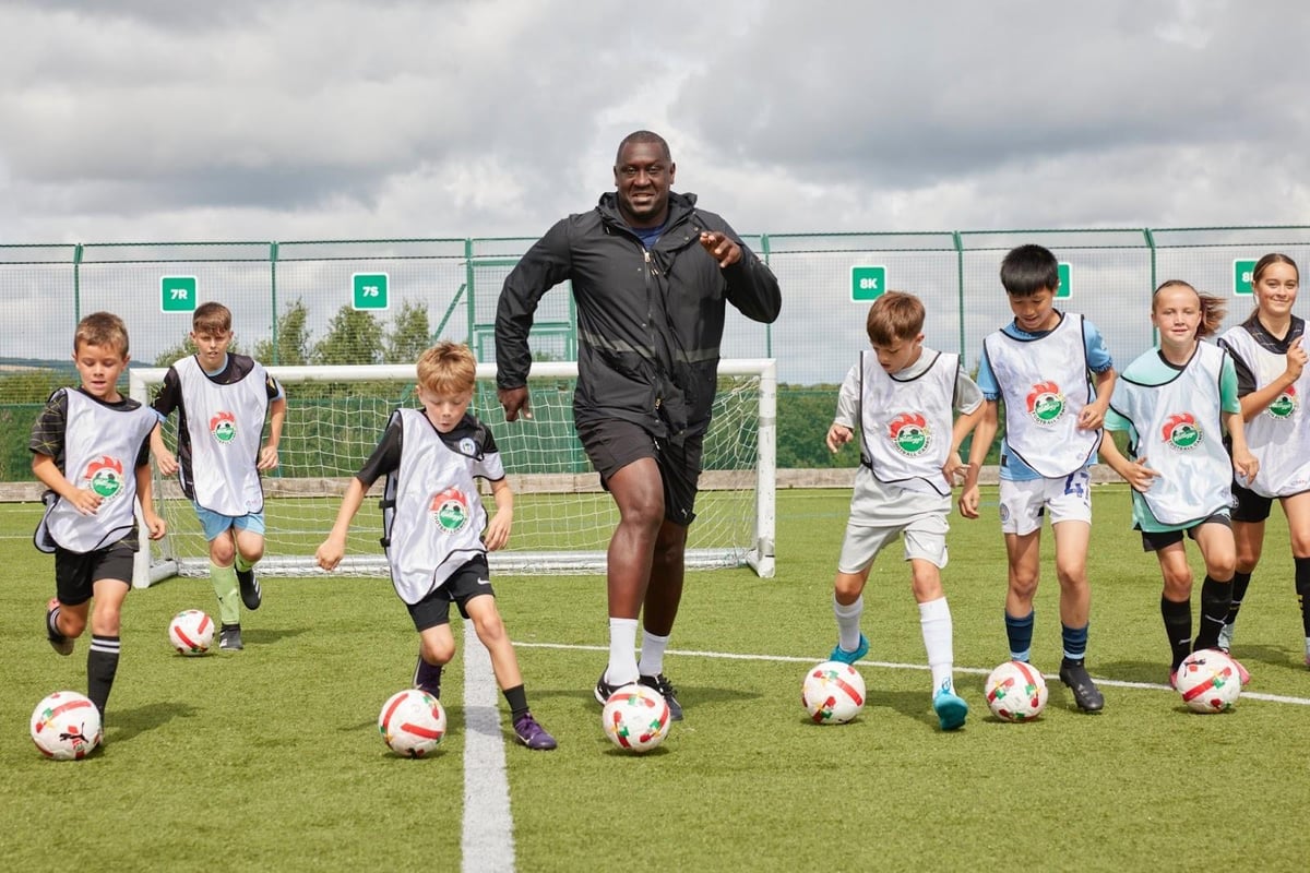Former Wigan Athletic, Liverpool and England star drops in to help at Dean Trust!