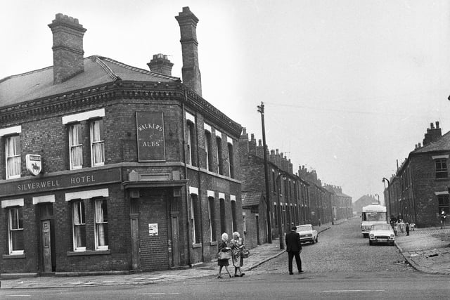 The Silverwell Hotel on the corner of Darlington Street and Cambridge Street in September 1971.