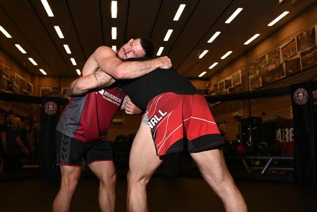 Wigan Warriors players enjoyed a training session with UFC heavyweight Tom Aspinall and other members of Fighting for Fitness.