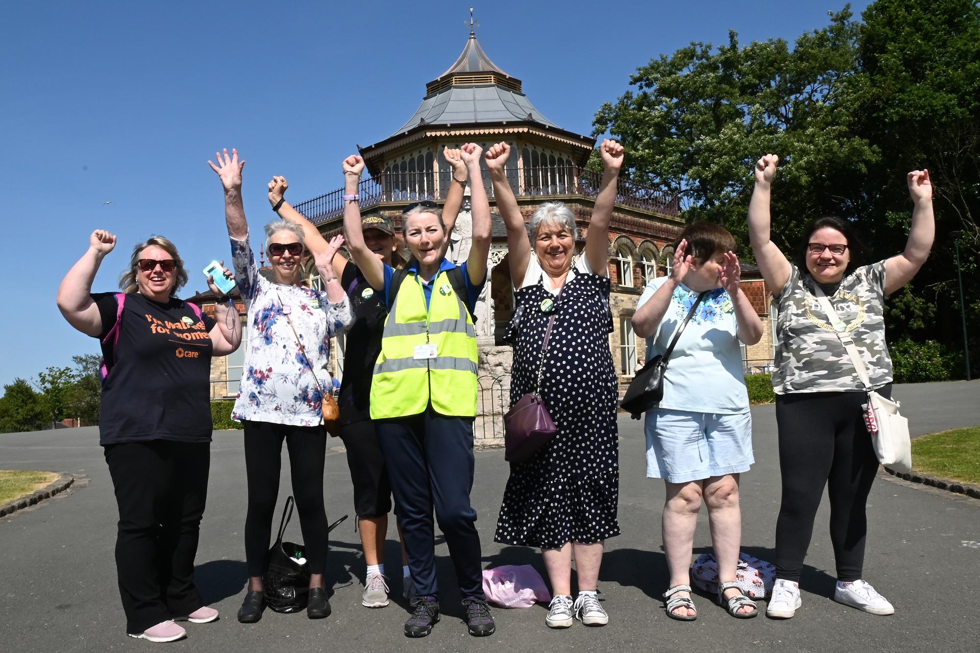 IN PICTURES: The Big Wigan Walk Week - Mesnes Park - Vimarsana News
