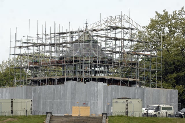 Remember when Mesnes Park had a huge makeover thanks to millions of pounds worth of National Lottery cash?
This is a picture from 2011 when a temporary scaffold roof was erected over the pavillion during its renovation