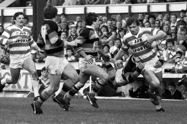 Wigan forward Nick Du Toit on his way to a try against Dewsbury in a league match at Central Park on Sunday 20th of October 1985. Wigan won 58-8.