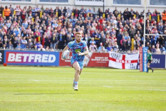 Huddersfield centre Esan Marsters did his best to cause some problems but the Australian, alongside winger Miski, did well in defence overall. A solid 7