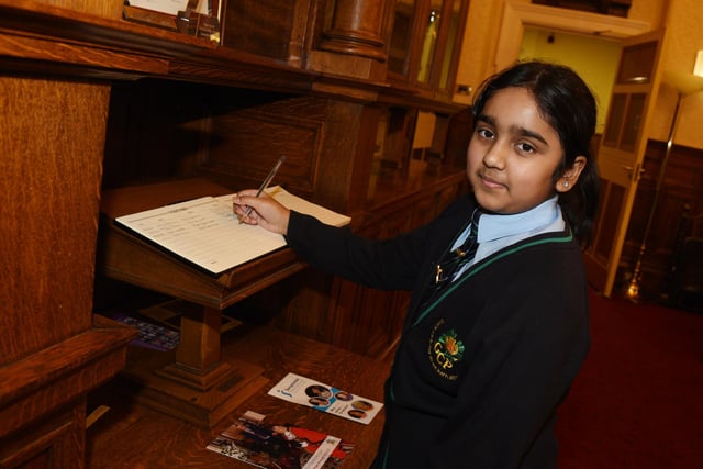 Pupils could write in the visitors book in the Mayor's Parlour.