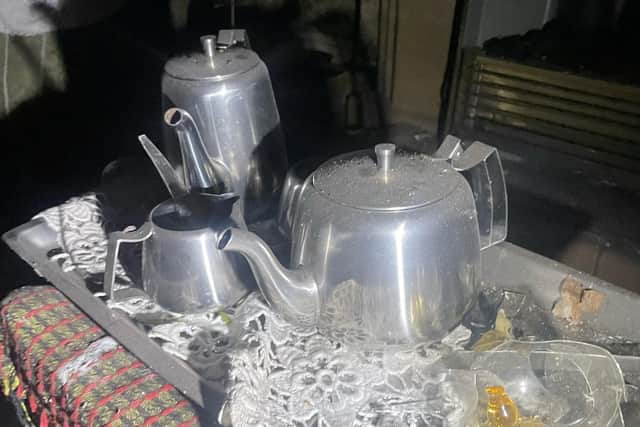 A dusty tea service