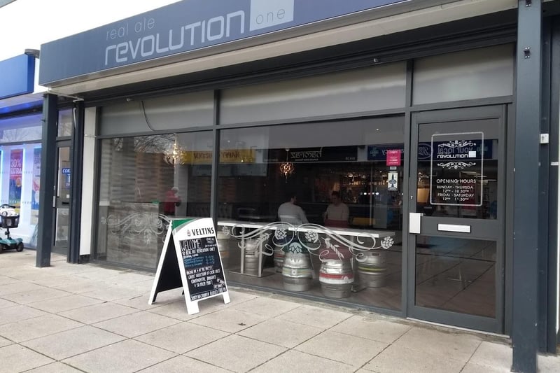 Real Ale Revolution on Holmes House Avenue has a rating of 4.5 out of 5 from 108 Google reviews, making it the highest-rated in Winstanley
