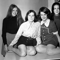 Females abound in these Wigan Observer workplace pictures from the '70s!