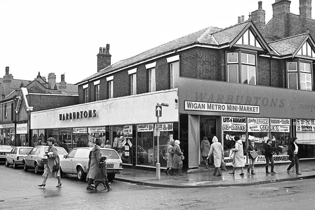 Wigan Metro Mini Market established where Warburton's furniture store used to be on Hope Street in March 1983. Amongst the stalls were Liz Elastics, Terry's clothes and the Kard Kabin.