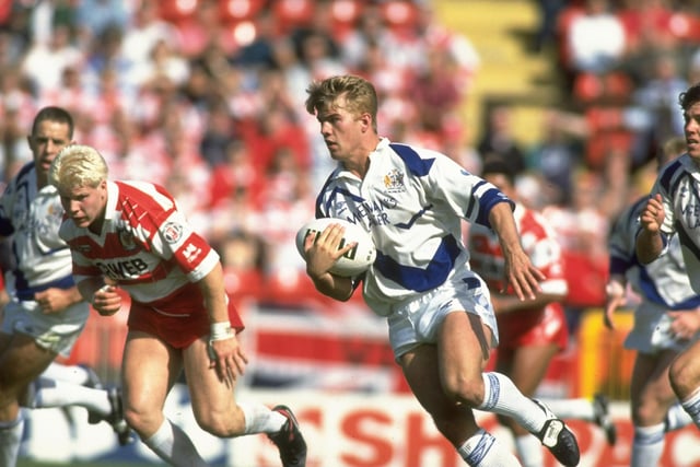 Gary Connolly started his playing career with St Helens in 1988 (Mandatory Credit: Allsport UK /Allsport).