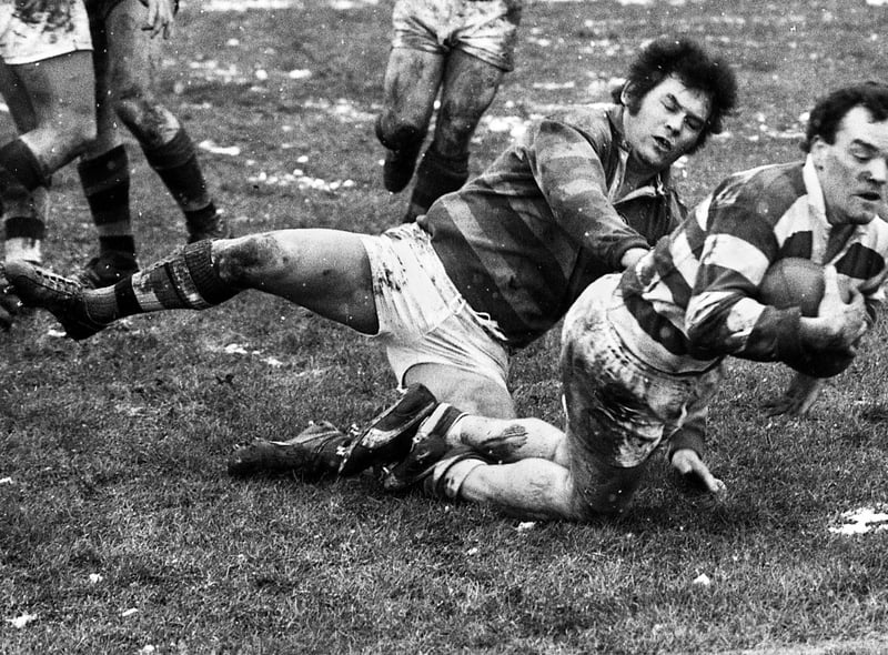Wigan scrum-half Gary Stephens plunges over for his very first try for the club in the Division 2 match against Dewsbury on Sunday 22nd of February 1981.
Wigan won 35-11 in their one and only season in Division 2.