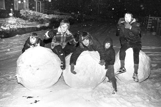 RETRO 1979  - Fun in the snow around Wigan in January 1979