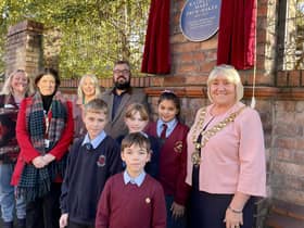 Kathleen Mary Drew-Baker has received a blue plaque for her work which focused on seaweed