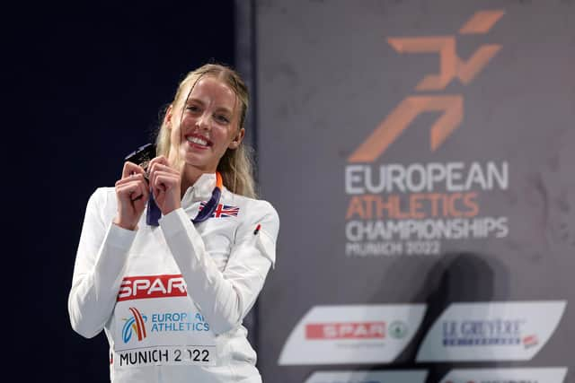 Keely Hodgkinson celebrates her gold medal at the European Championships in 2022