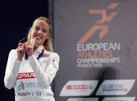 Keely Hodgkinson celebrates her gold medal at the European Championships in 2022