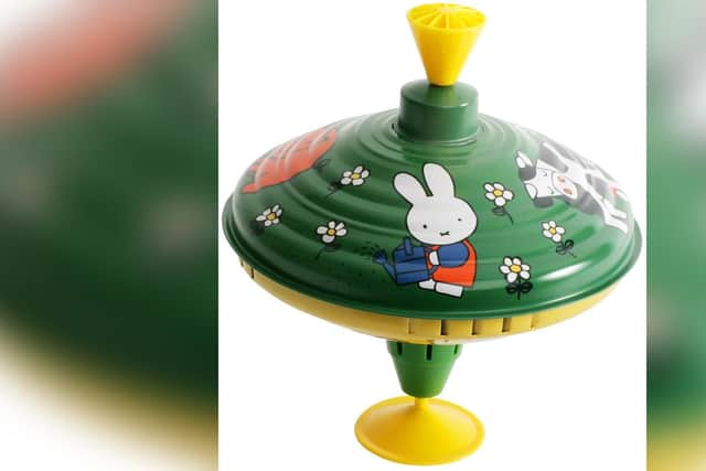 A humming top