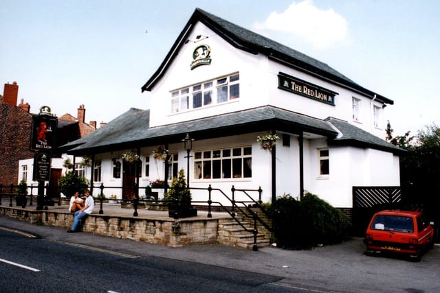The Red Lion pub on Haigh Road, Aspull, in the 1980s