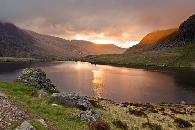 Snowdonia (Eryri) is the largest national park in Wales and is praised as one of the most scenic routes across the nation. Camping sites are dotted across the park and is recommended to visit for a few days to embrace its true beauty.