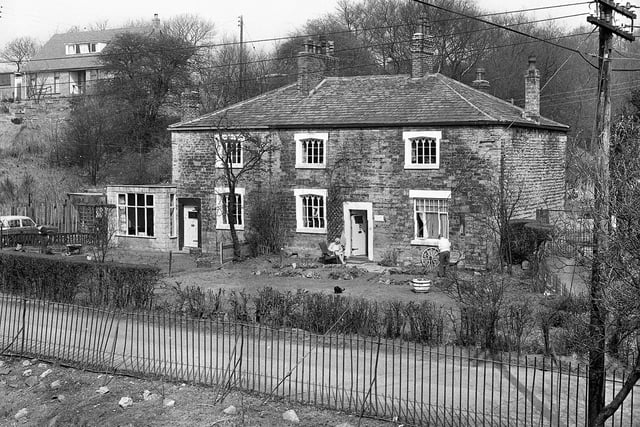 Brockmill Cottages at the bottom of Leyland Mill Lane in the early 1970s.