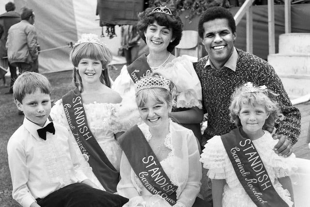 1985 - Television entertainer Gary Wilmot at the crowning of the carnival queen and princesses at Standish Carnival on the weekend of August 3rd and 4th 1985.
Carnival Queen is Michaela Watkin, Junior Queen Melanie Heyes, Princess Susan Hough, Rosebud Emma Jayne Grindley and Pageboy Richard Marsh.