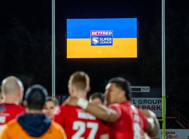 Rugby league players stand in solidarity with Ukraine